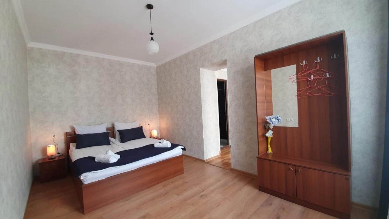 Guest House Sandro Kazbegi Exteriör bild